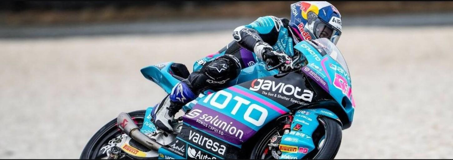 Moto3: Alonso foge de grupo no final, vence e iguala recorde de Rossi.