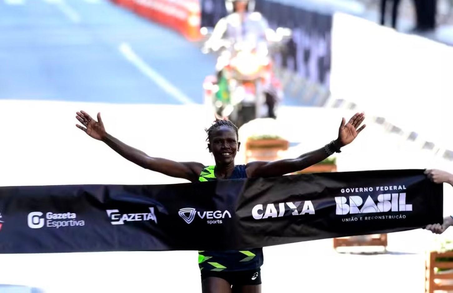 São Silvestre 2024: quenianos vencem prova; brasileira chega em terceiro