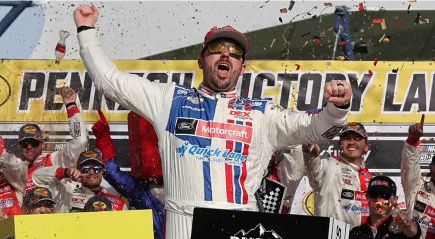 Josh Berry vence duelo com Suárez em Las Vegas e fatura 1ª vitória da carreira na Nascar