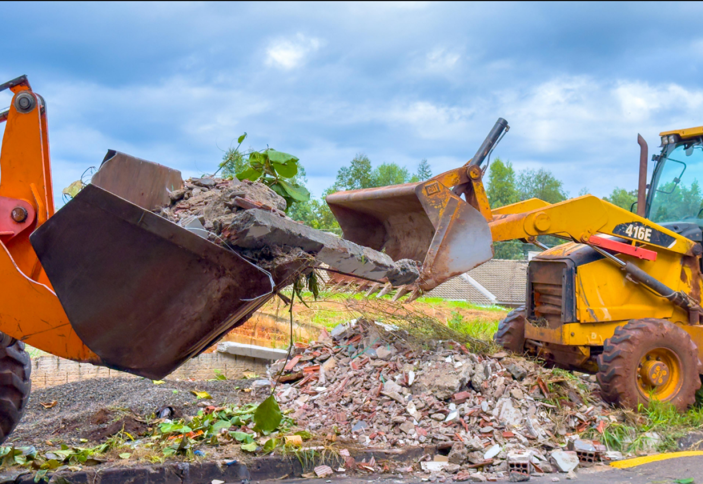 Prefeitura segue com mutirão de limpeza, mas cidadão deve ajudar