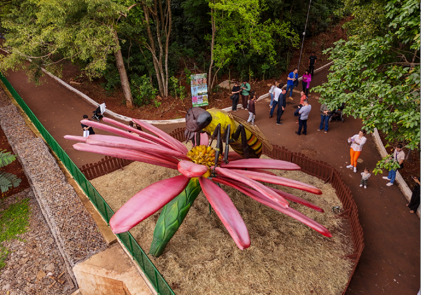 Mais de 18 mil pessoas prestigiaram a Primavera Encantada no Parque do Ingá; exposição segue 25 de outubro