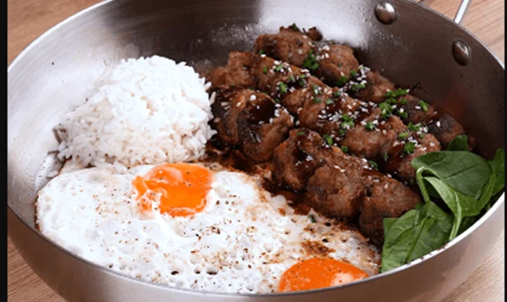 Carne Moída em Cubos com Ovos